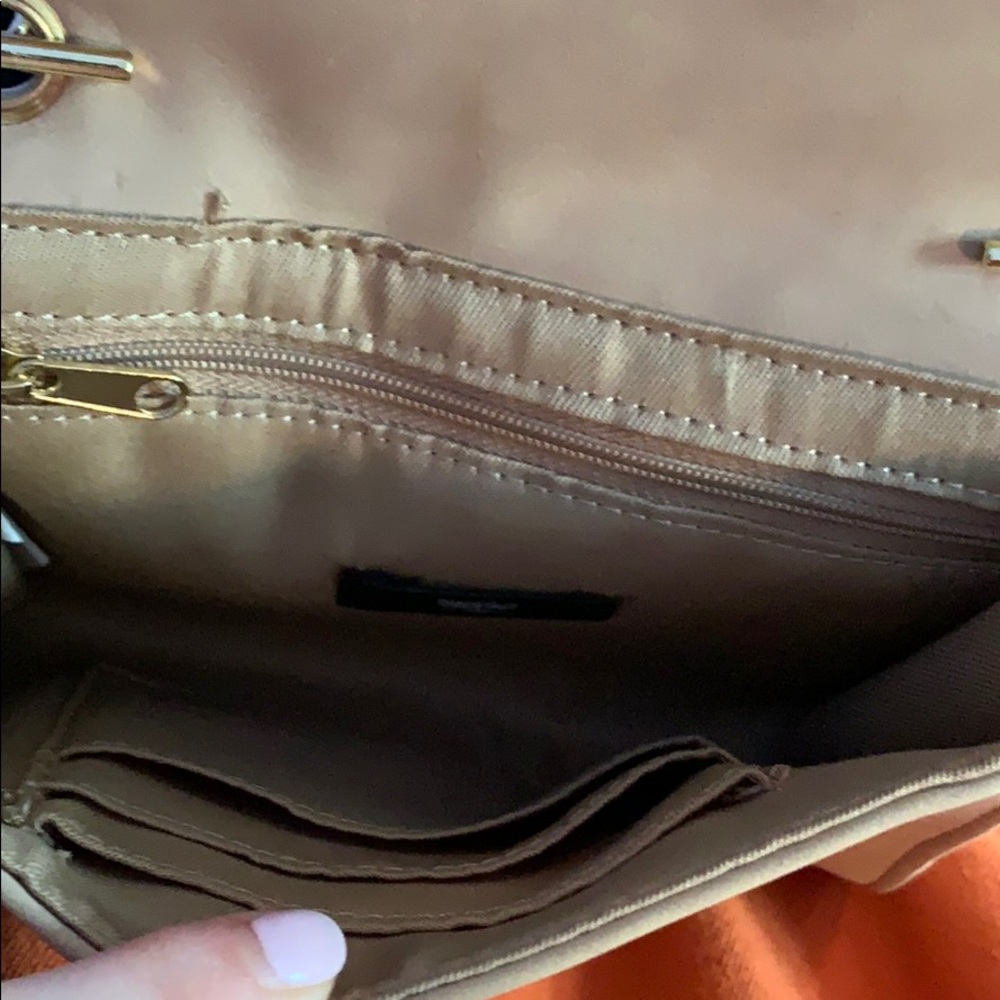 Cross-body Wallet - Picture 2 of 3